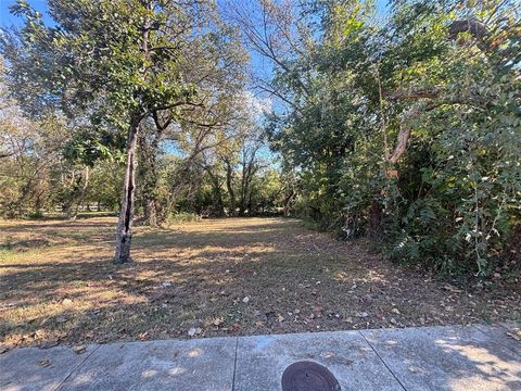 2850 Frost Avenue Dallas TX 75215