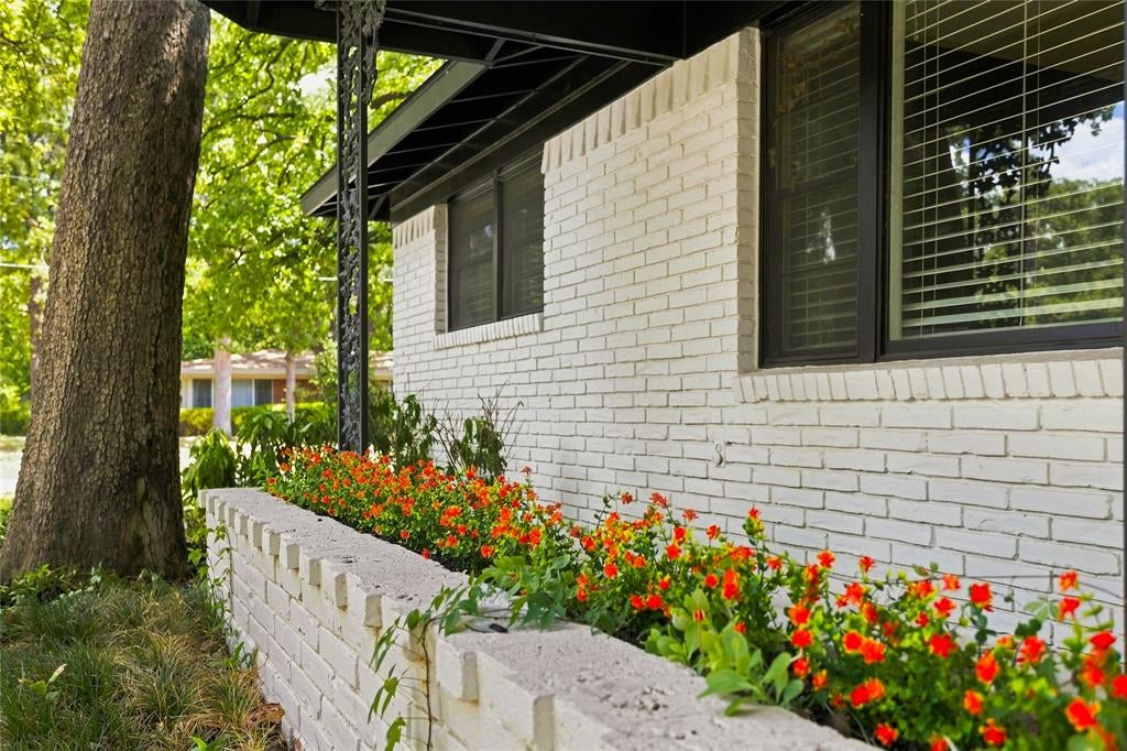 1500 W Lavender Lane