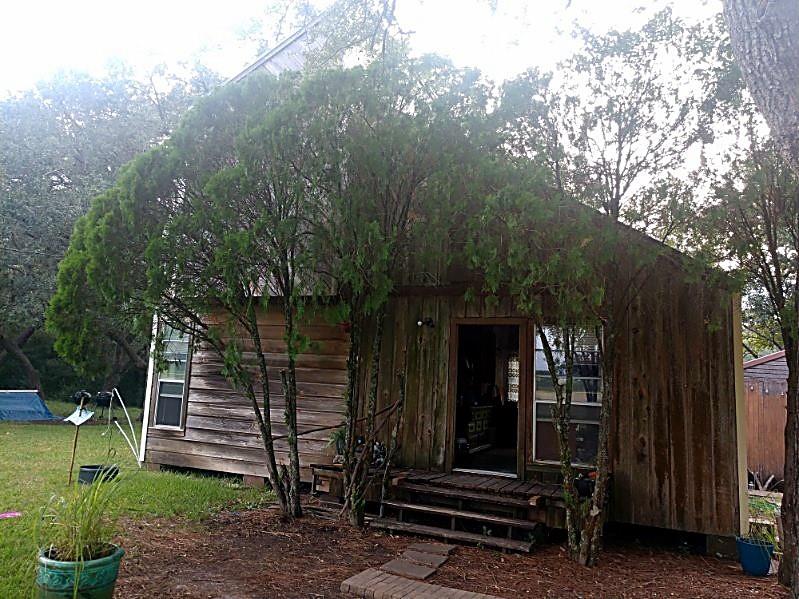 210 Oak Hollow Street