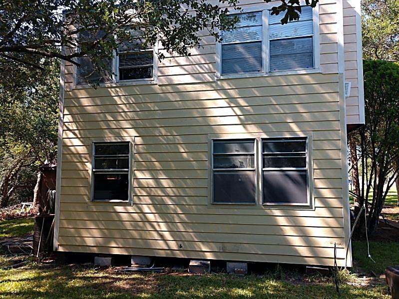 Photo of 210 Oak Hollow Street, Palacios, TX 77465 (MLS # 21420165)