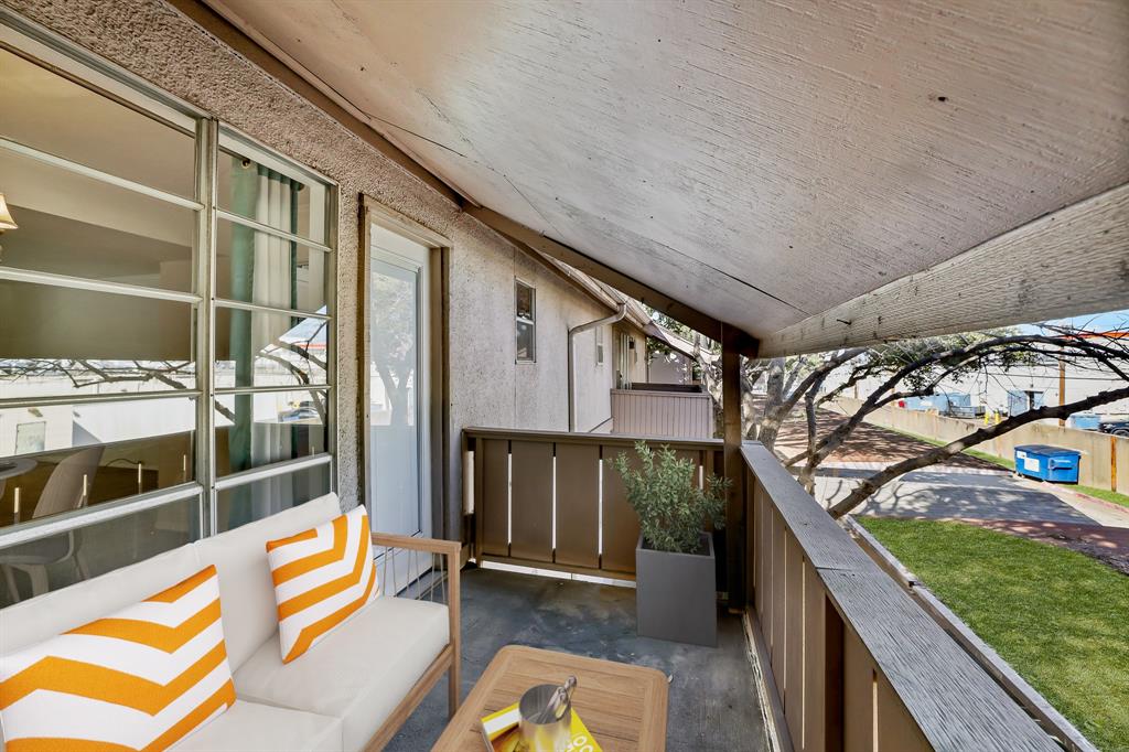 Hollows North Condo - Residential