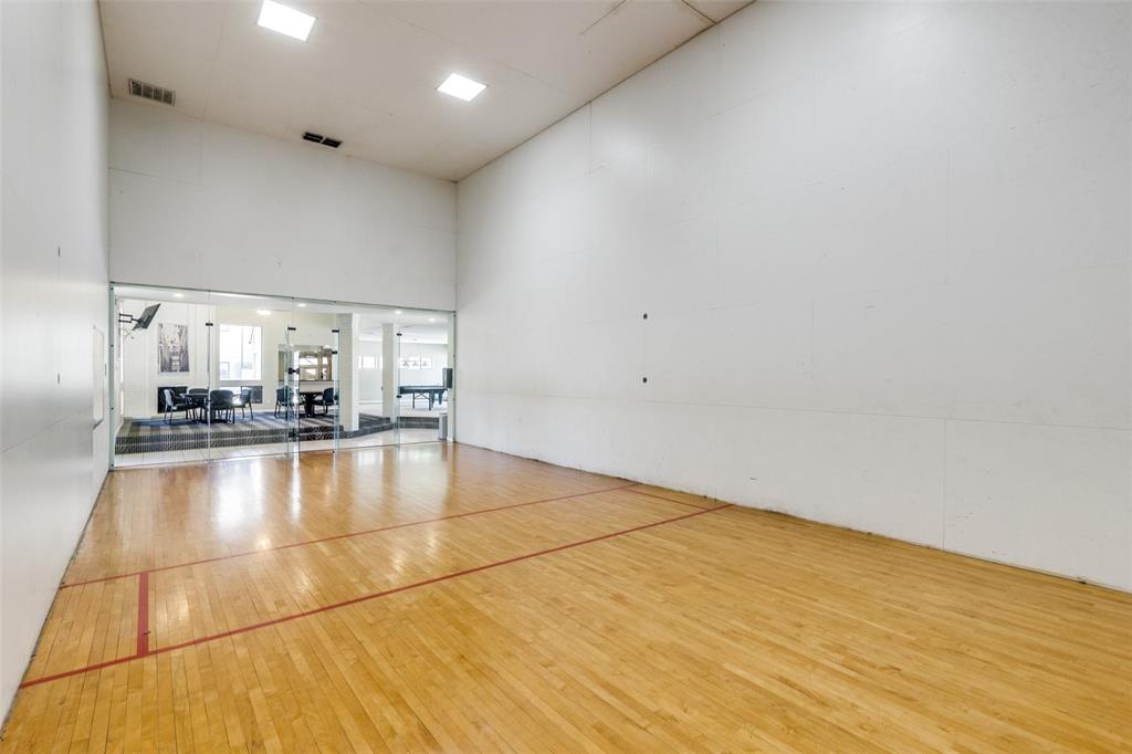 Cloisters Condo The - Residential