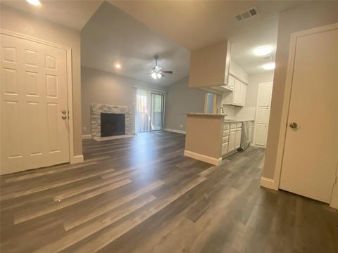 1310 Harwell Drive 4721 Arlington TX 76011