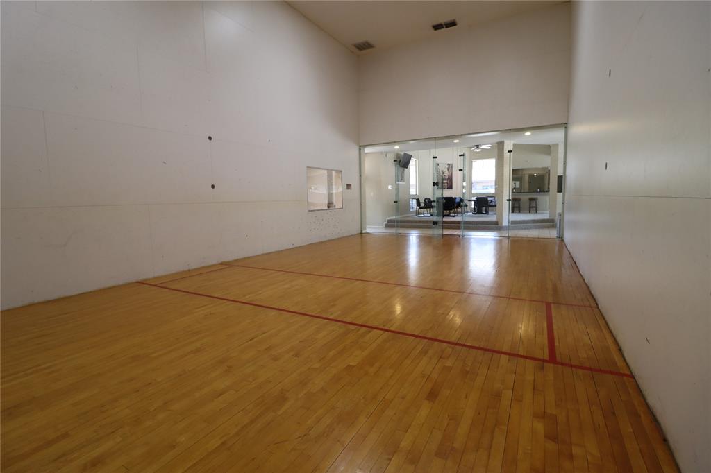 Cloisters Condo The - Residential