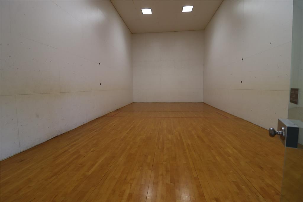 Cloisters Condo The - Residential