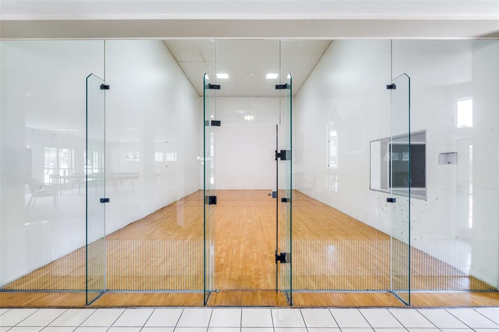 Cloisters Condo The - Residential