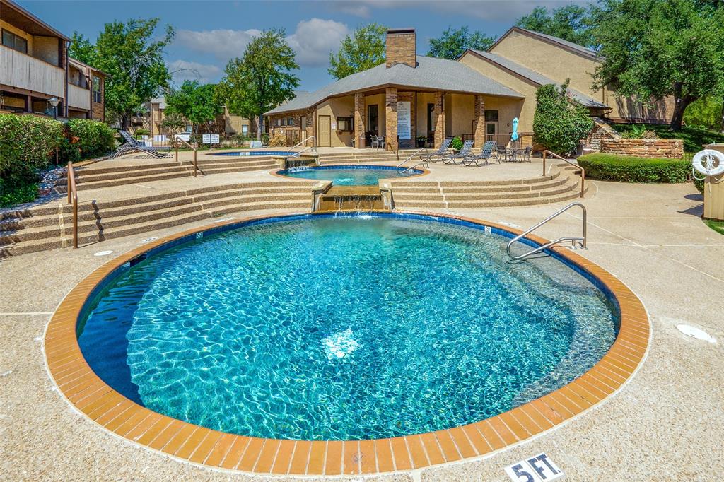 Cloisters Condo The - Residential