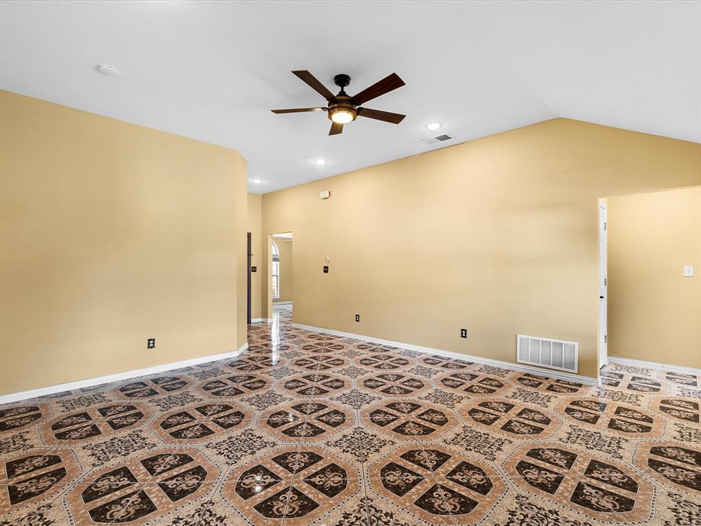 741 FOX RUN Trail