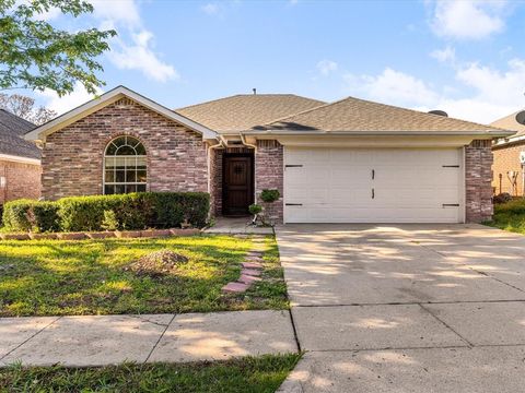 741 FOX RUN Trail Saginaw TX 76179
