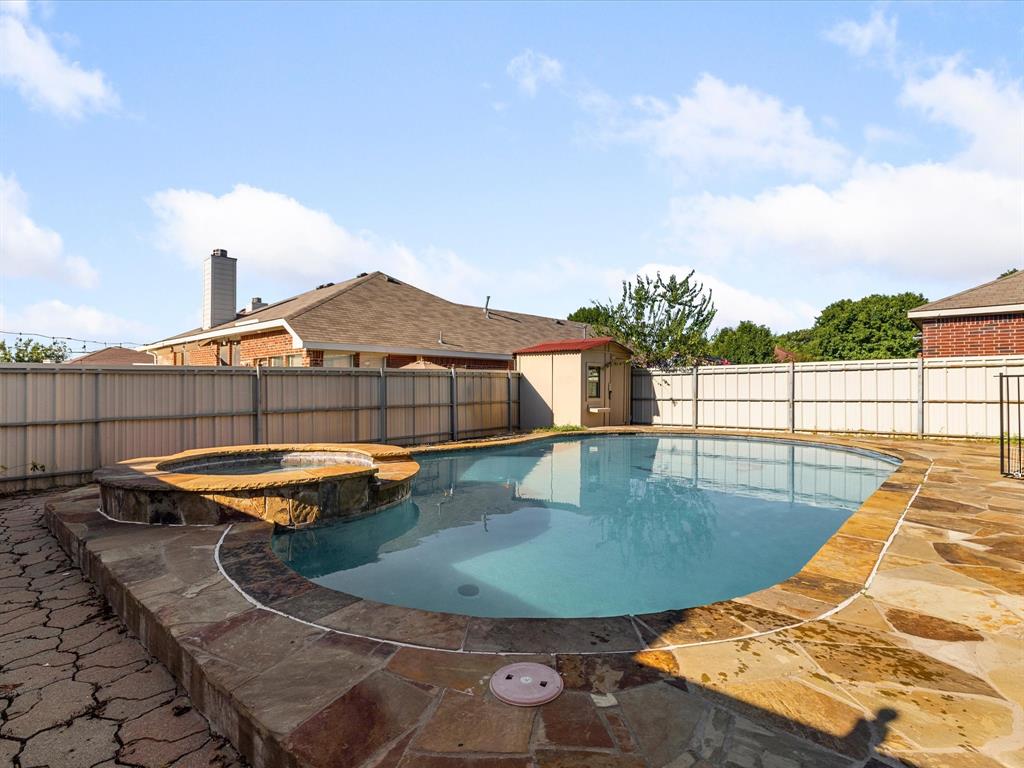 741 FOX RUN Trail