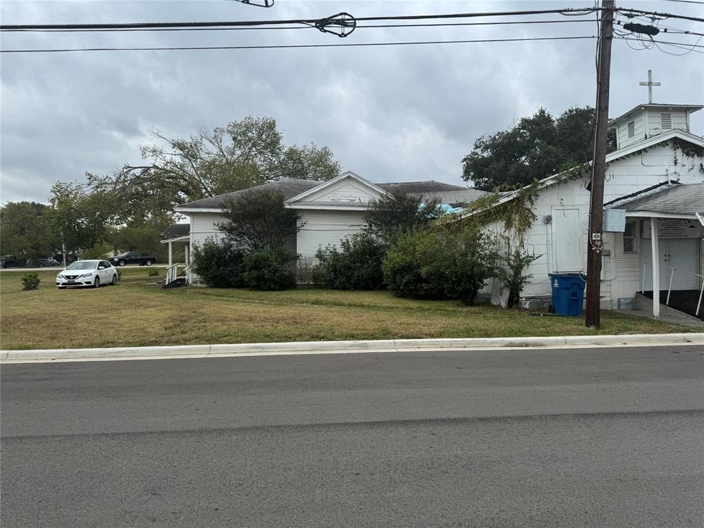 1504 E 1st North Street