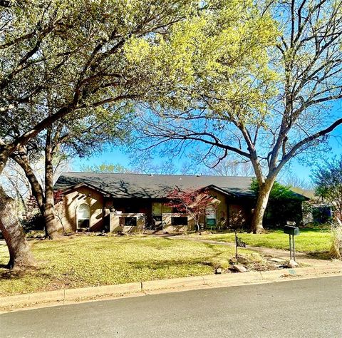 1900 Cripple Creek Drive Euless TX 76039