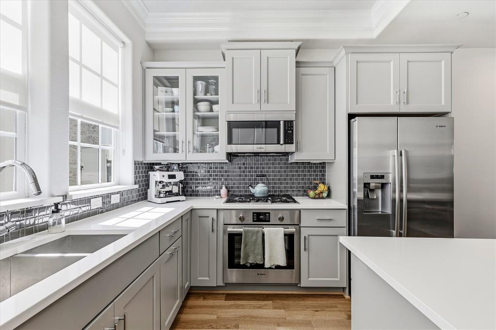 7333 Valley View Lane 702