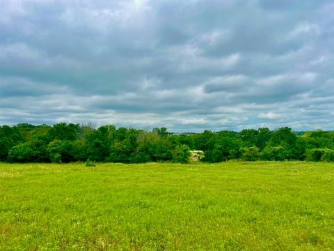Photo of Lot 11 Clare Rd, Poolville, TX 76487 (MLS # 21246192)