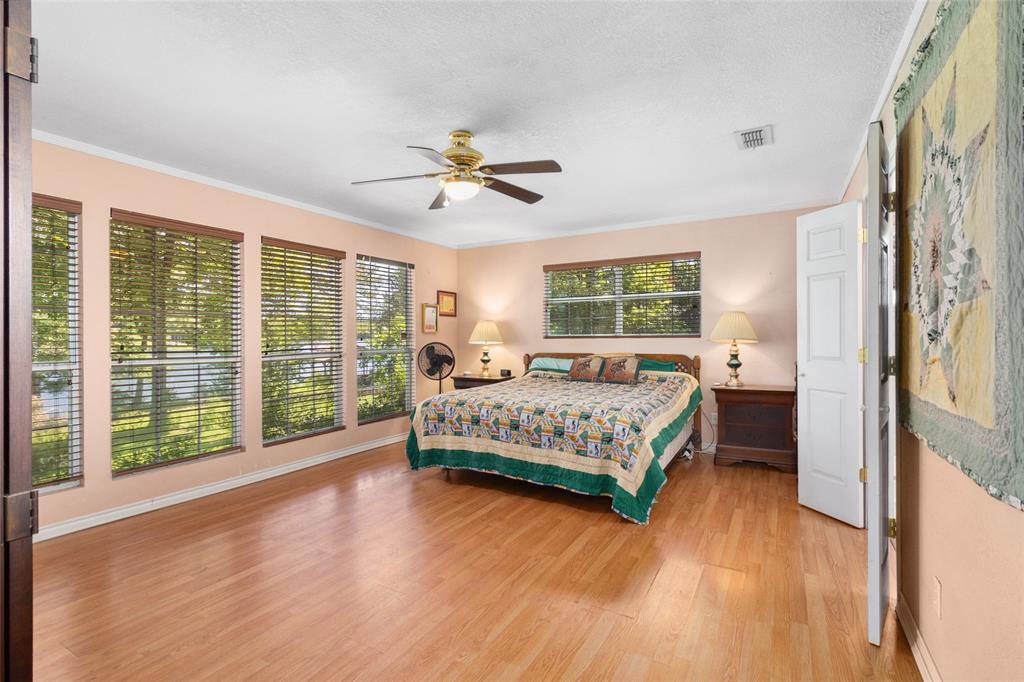 Howell Lake - Residential