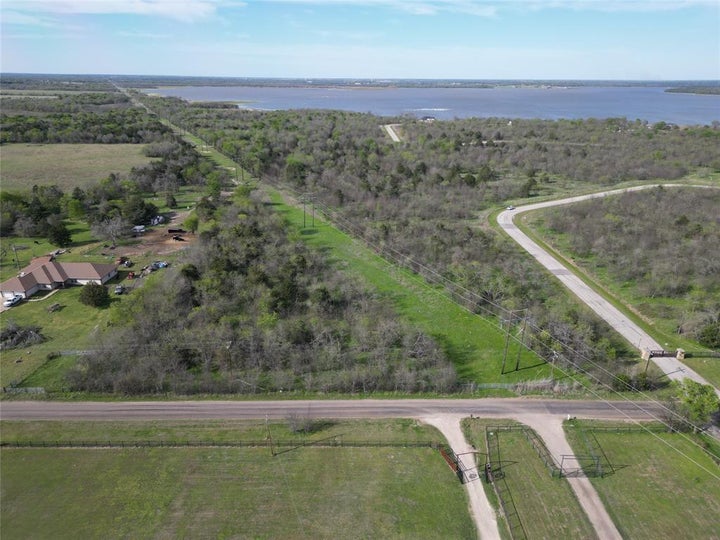 Photo 1 of 6 — 8013 Big Water Lane, Kemp, TX 75143