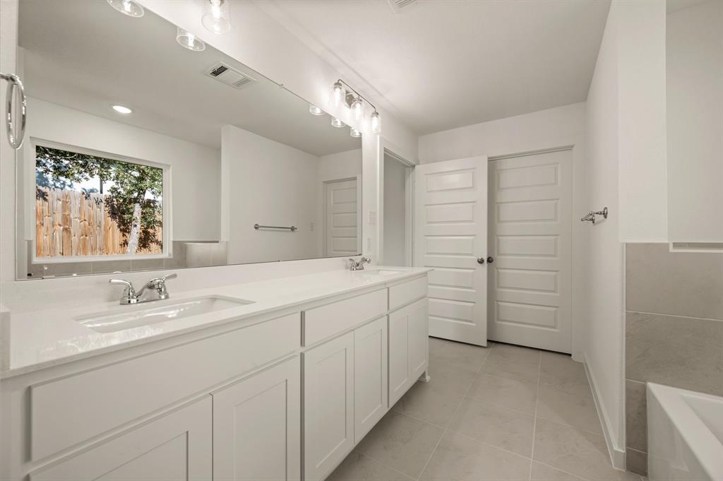 Runaway Bay Unit 6 - Residential