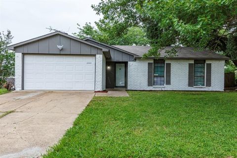 Photo of 409 Rockcrest Drive, Mesquite, TX 75150 (MLS # 21251107)
