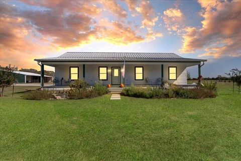 3050 Wolf Front Road Van Alstyne TX 75495
