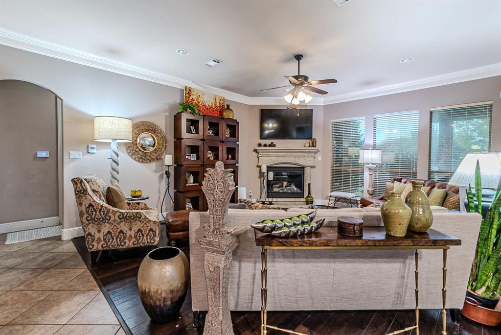 8271 Glenwick Drive