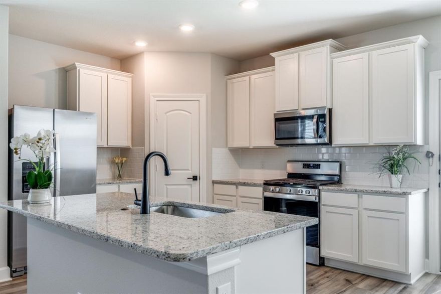 Welcome to see this new house with 4 bedrooms and 2 full bathes in Anna . This incredible single-story home is bursting with charm and plenty of space. there is a spacious, open layout and natural lights. The family room is open to the kitchen and dining room creating the perfect space for entertaining.   Walking distance to Anna Middle and high school, playground, community pool. Easy access to highways 5 and 75.. Currently  tenant occupied  . The pictures are taken before current tenant move in .