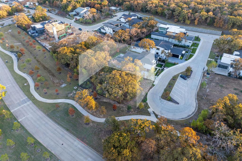 2112 Ainsley Court