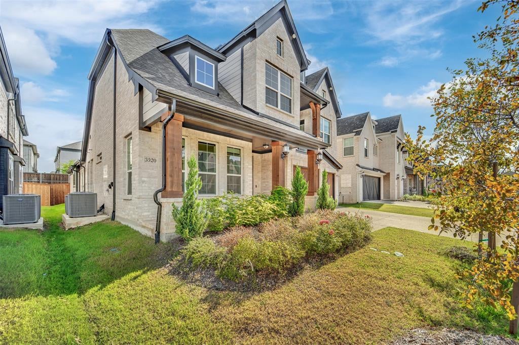 3520 Helios Lane