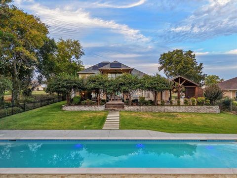 1140 The Shores Drive Corsicana TX 75109