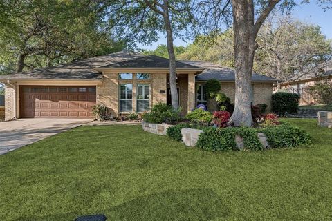 312 Marseille Drive Hurst TX 76054