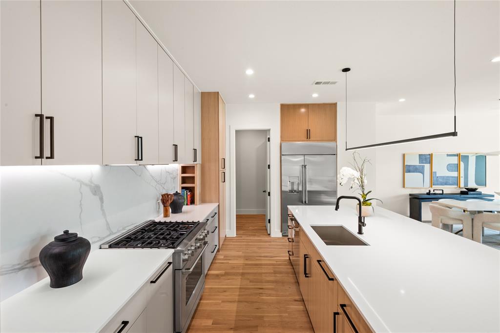 LAKE RIDGE ESTATES NO 3 - Residential