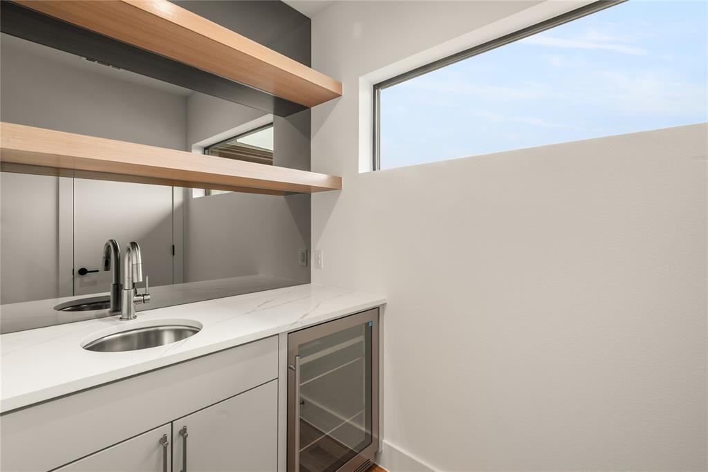 LAKE RIDGE ESTATES NO 3 - Residential