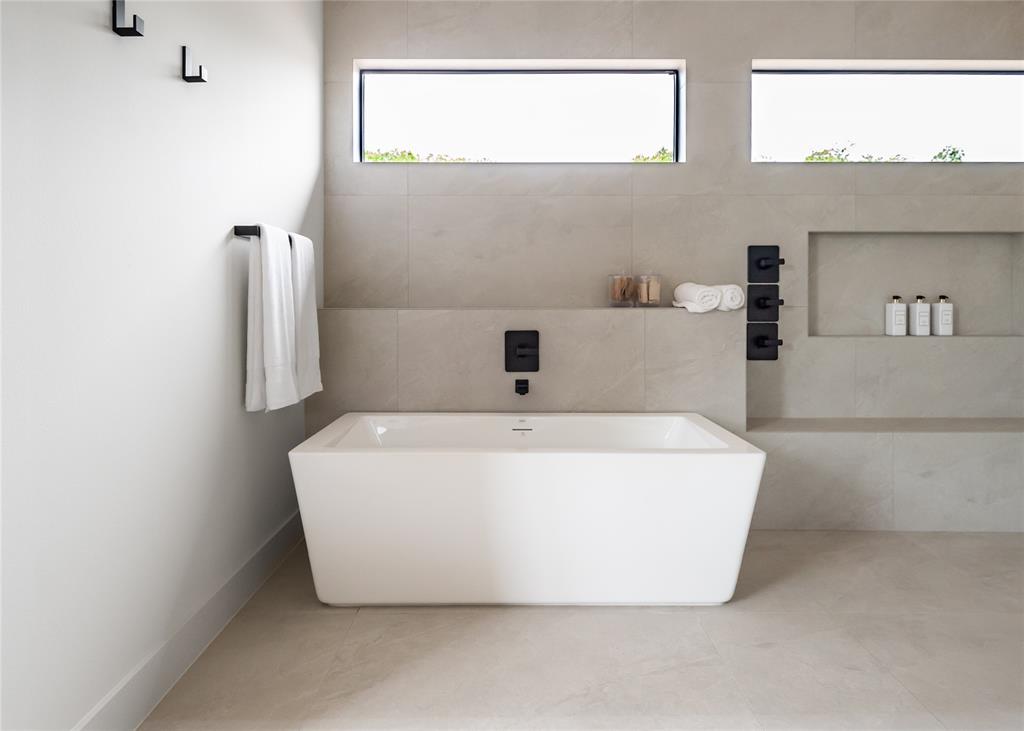 LAKE RIDGE ESTATES NO 3 - Residential