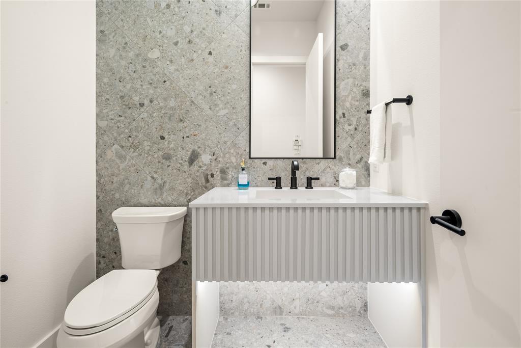 LAKE RIDGE ESTATES NO 3 - Residential