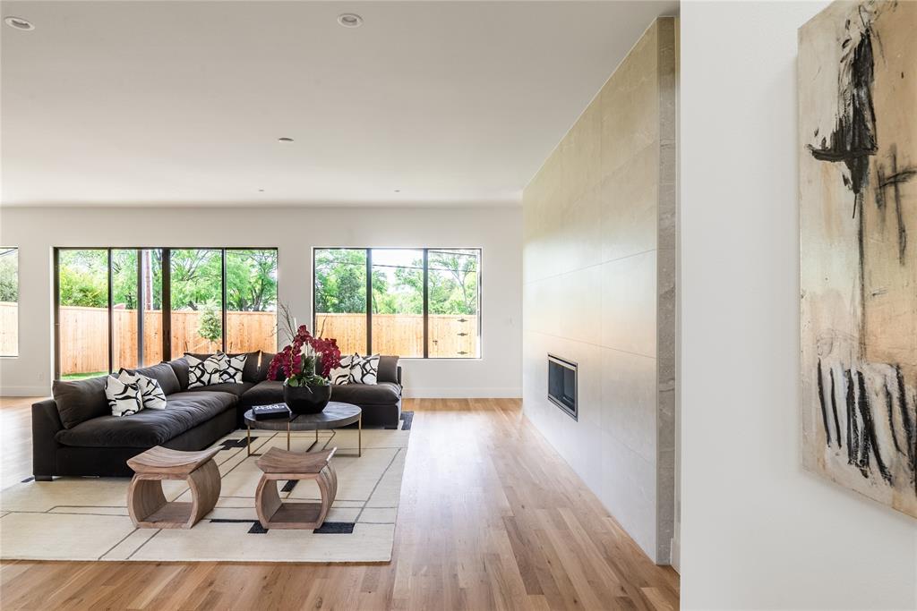 LAKE RIDGE ESTATES NO 3 - Residential