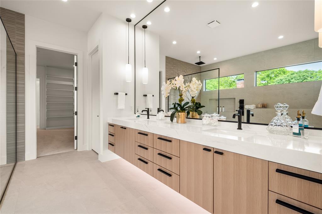 LAKE RIDGE ESTATES NO 3 - Residential