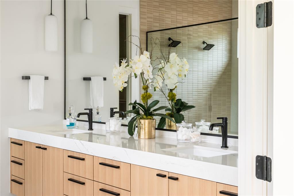 LAKE RIDGE ESTATES NO 3 - Residential