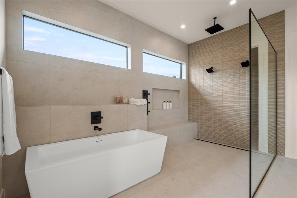 LAKE RIDGE ESTATES NO 3 - Residential