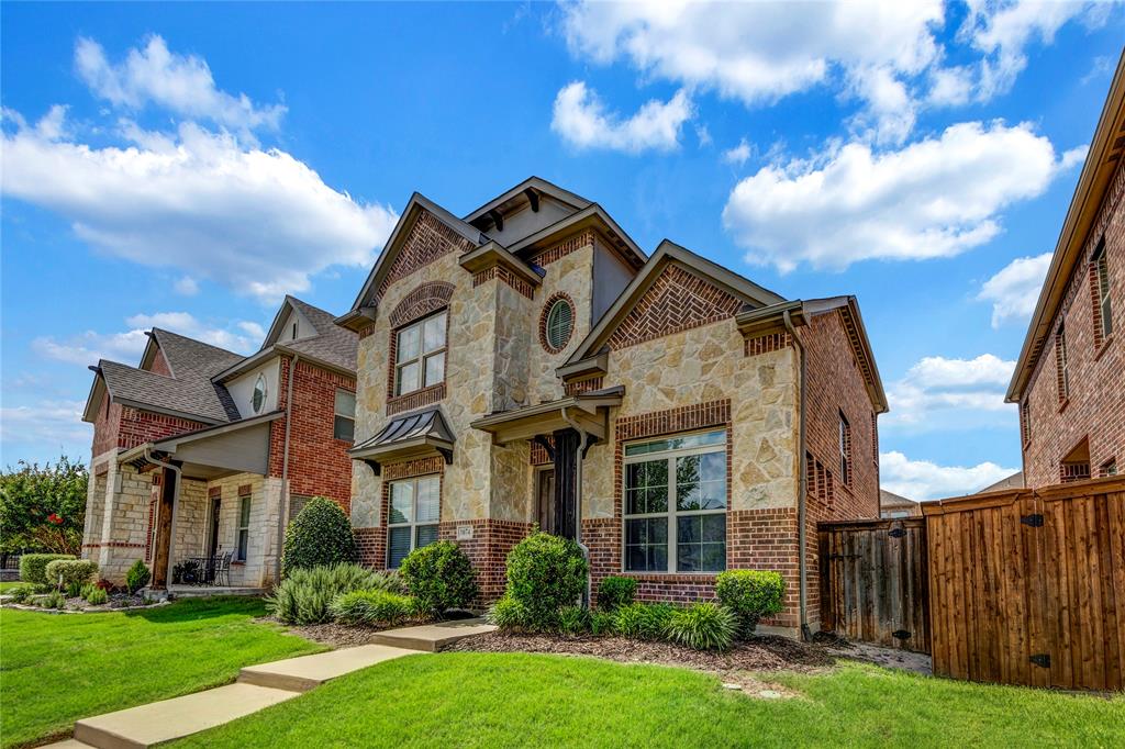 1074 James Court