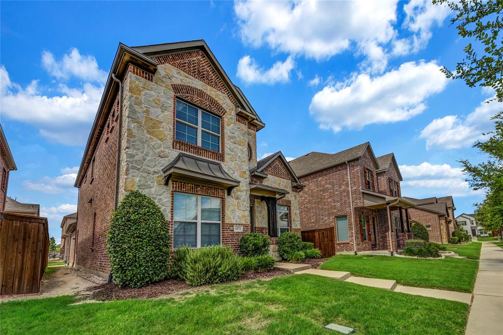 1074 James Court