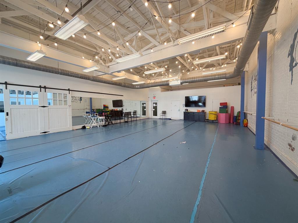 O T Ennis - Commercial Lease