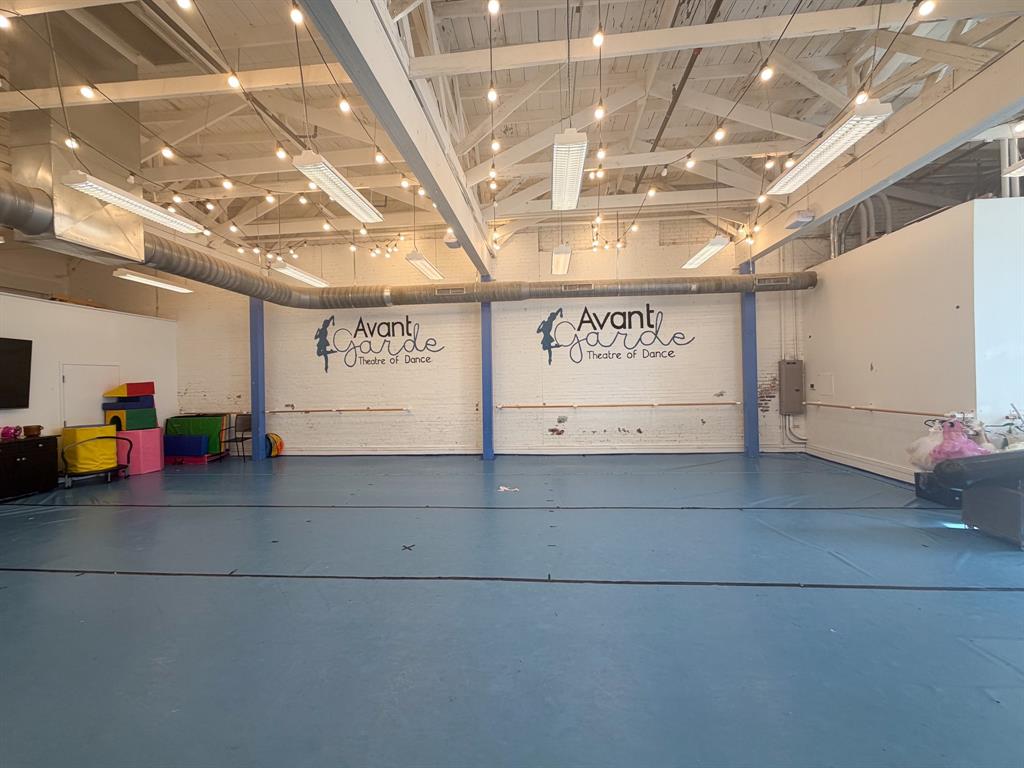 O T Ennis - Commercial Lease