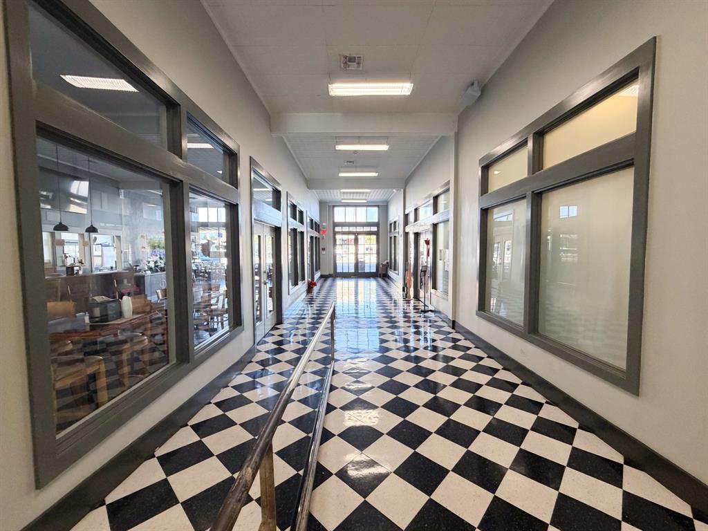 O T Ennis - Commercial Lease