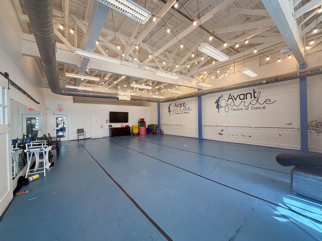 O T Ennis - Commercial Lease