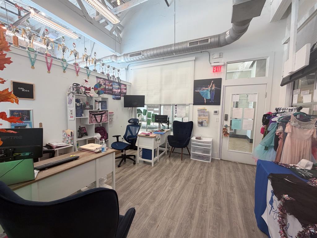 O T Ennis - Commercial Lease