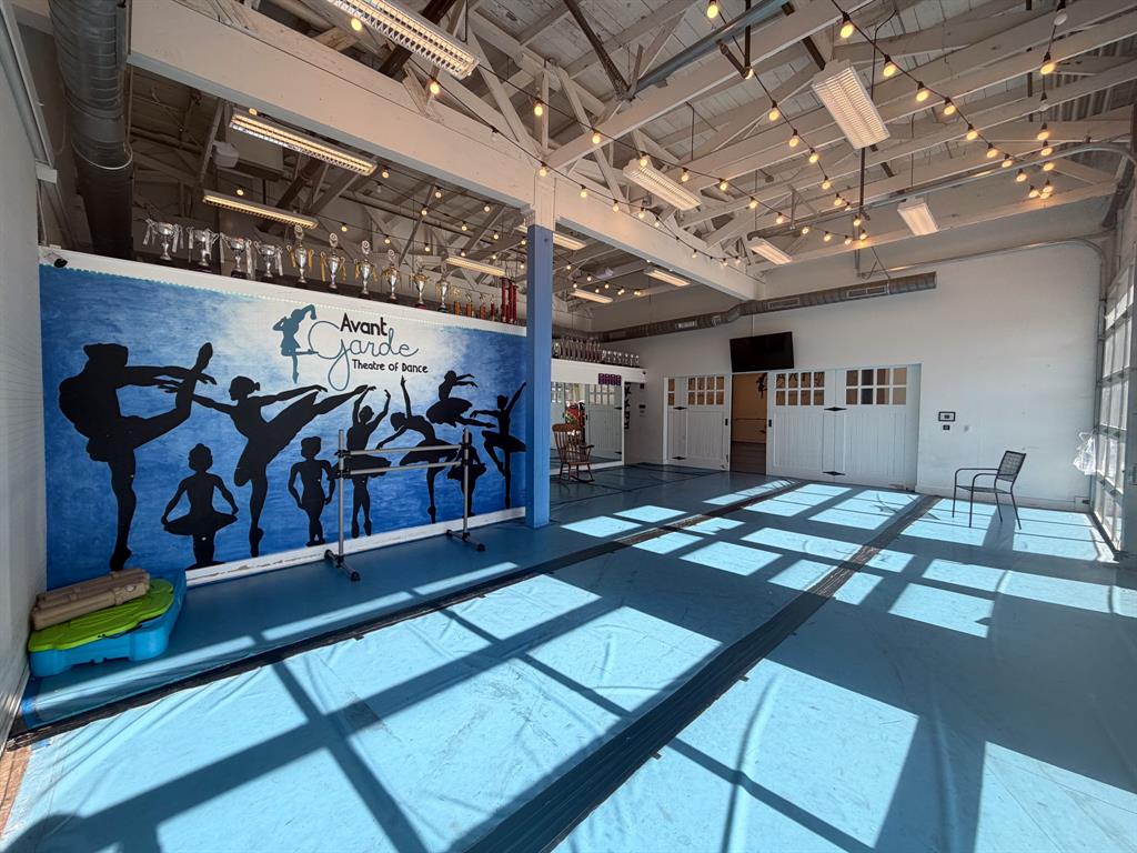 O T Ennis - Commercial Lease