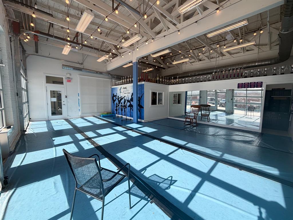 O T Ennis - Commercial Lease