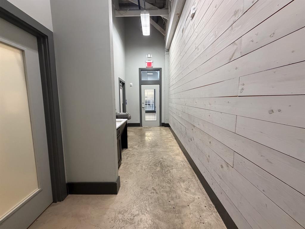 O T Ennis - Commercial Lease