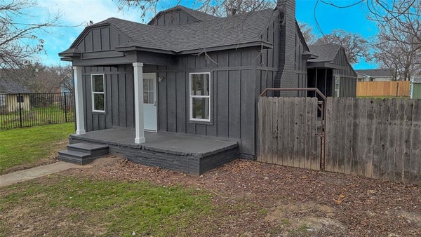 307 FANNIN ST, NOCONA, TX 76255 - Image 3a7a04d9cdfbf2cc80e4334cbde2f02c/57513563