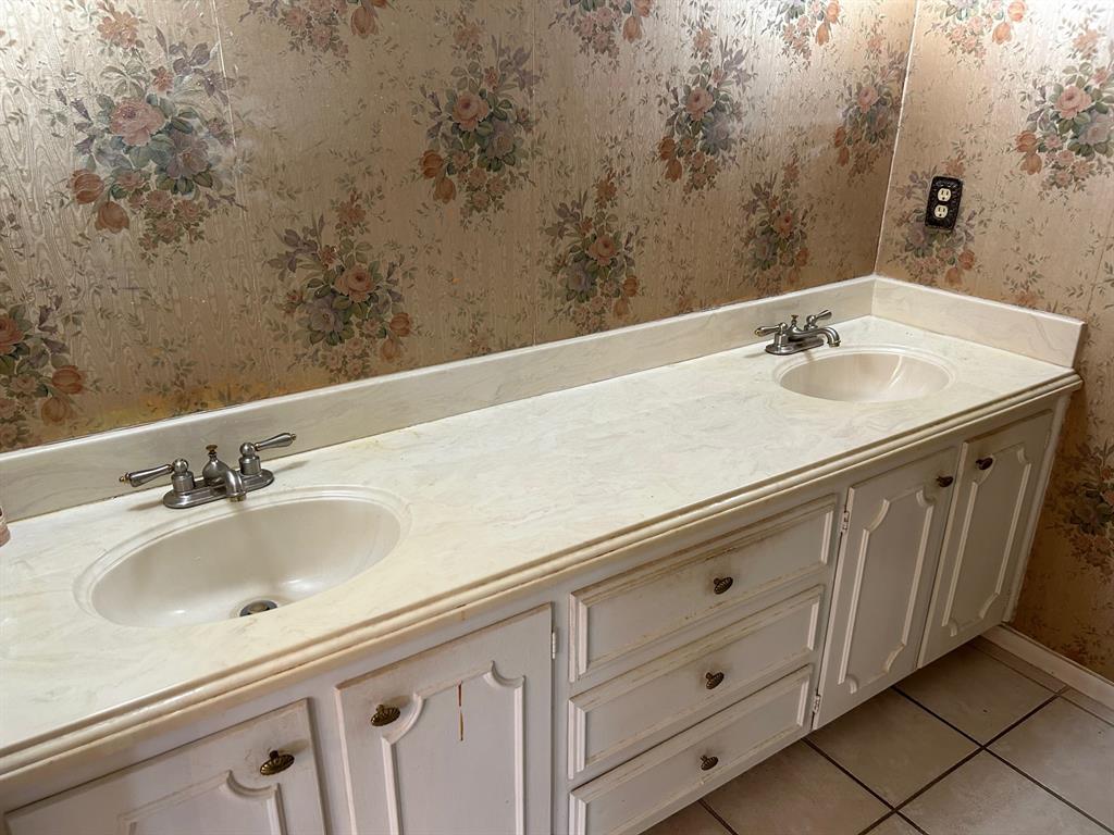 Russ Lo Valley Add - Residential