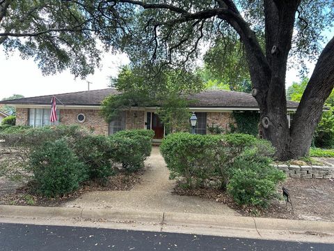 A home in Benbrook